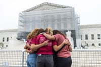 Tribunal Supremo de Estados Unidos falla a favor de limitar ciudadanía por nacimiento