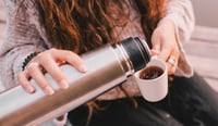 ¿Qué pasa si no lavas tu termo de café a diario y cómo hacerlo?