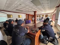 Capacitan a policías de Parras en primeros auxilios
