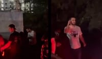 Adrián Marcelo escoltado por la policía en la calle: ¿fue detenido? | VIDEO