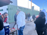 Llevan caravana misionera a familias de pacientes