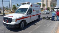 Motociclista lesionado tras choque contra automóvil en el bulevar Revolución