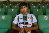 Stephano Carrillo es presentado como nuevo refuerzo del FC Dordrecht