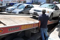 Cobros de grúas en Torreón rebasan la Ley de Ingresos, denuncia regidor de Morena