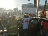 Fuerte choque en Torreón deja 5 personas lesionadas
