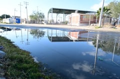 Fotografía Brotan aguas negras en Villas San Agustín