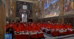 Cardenales se reúnen en cónclave para elegir al sucesor del papa Francisco