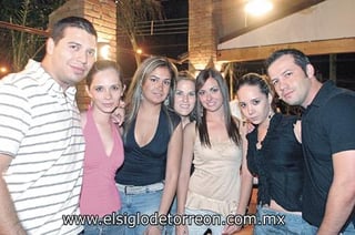 Pablo y Ana Cristina Martínez, Sonia, Samantha, Martha Jaidar, Bárbara y Ricardo