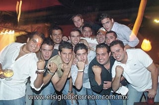 Y.. ¡LLEGO LA NOCHE!
Rodrigo Castañeda, Jorge, Toño de la Fuente, Luis Jaidar, Armando Valdés, Ángel Ramos, Coco, Manolo Fernández, Frogs, Gabriel Villalobos, Alejandro Ortiz, Carlos Muela y Maurice Collier de la Marliere