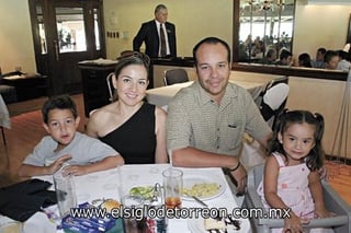 Luis Felipe Ríos López, Alejandra López de Ríos, Luis Felipe Ríos Zermeño  y Alejandra Ríos López