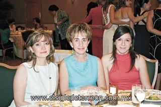 Lorena Prado, Carmen de Metlich y Paty Larrieu