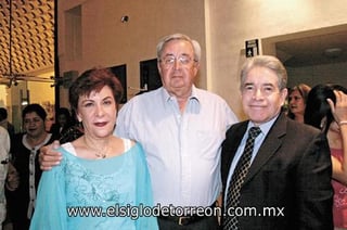 Eva María Maisterrena de García, Hugo García y Jesús Campos Villegas