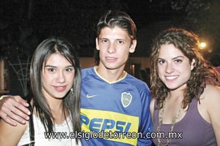 Isabel, Rodrigo Garza y Mariana