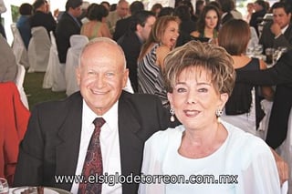 Arturo González Hernández y Dolores Palacios de González