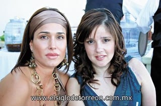 Deborah Salmón y Scarlett Murra de Ganem