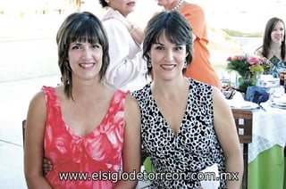 Cecy Fernández de Garza y Cristy Fernández de Gutiérrez