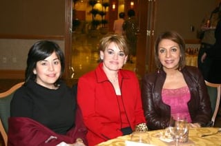 va_12022006 
Pita Campa, Adriana de Valdés e Hilda de Fernández.
