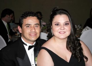 pa_15022006
 Fernando Pedroza y Claudia Villalobos de Pedroza