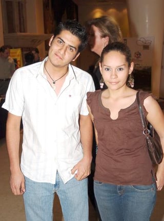 pa_26022006 
Cristina Espinoza y Alejandro de la Rosa.