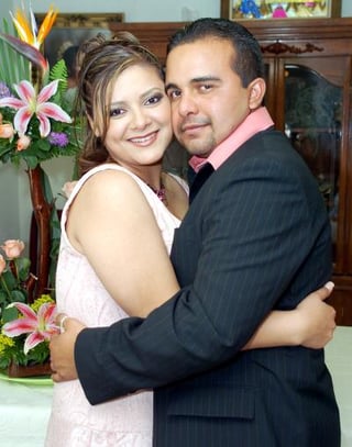 pa_05032006 
Mayra Dayana Ramírez Ramos y Brandy Antonio Quezada Castro contraerán nupcias, motivo por el cual disfrutaron una despedida bíblica