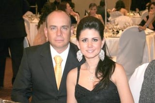 pa_12032006 
César de De la Garza y Ana Sofía Méndez de De la Garza.