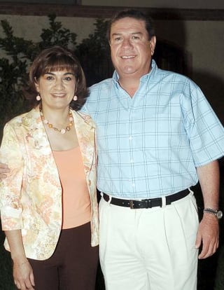 pa_15032006 
Martín Macías y Lourdes de Macías.