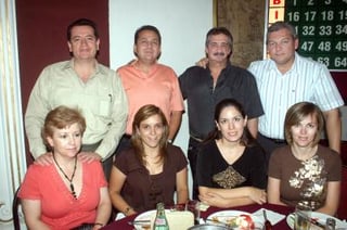 05052006 
Ernesto Sosa, Tony de Sosa, Jesús Barrera, Lorena de Barrera, Víctor Tumoine, Sandra de Tumoine, Ignacio Aguirre y Susana de Aguirre.