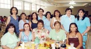 10052006 
Alejandra, Velia,Rosita, Terem, Gina, Élida, Angélica, Nene, Juanita, Mary, Chela y Tina.