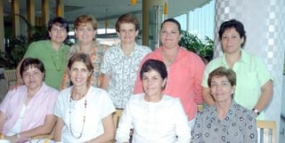 16052006 
Ana Russek, Paty Medina, isabel de la Fuente, Eréndida Sada, Ana Orozco, Charo García, Lorena López, Cecilia Talamás y Georgina Gil, maestars del Colegio Inglés