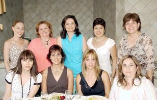 210522006
Verónica Arias, Jéssica Rodríguez, Dolores de Tumoine, Crisanta Echavarrieta, Bety Nieto, Lucy de Gama, Edna Hamdan y Paty de Gómez.