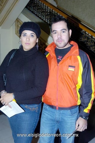 03122006 
Mayela Valero y Rogelio Garza.