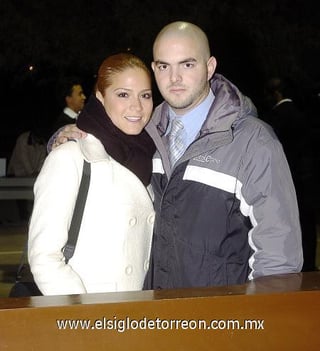 10122006 
Sofía Saldívar y Arturo Cortés.