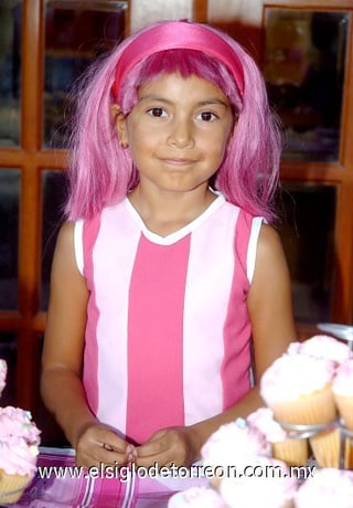 16092007
Fátima Quiroz González festejó su séptimo cumpleaños; es hija de Ignacio y Mónica Quiroz.