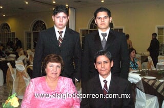 13062009 María de la Concepción Luján, Arcenio Alvarado, Juan Eduardo Alvarado y Arcenio Alvarado Luján. EL SIGLO DE TORREÓN/JESÚS HERNÁNDEZ