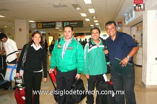 06062009 Nancy León, Jesús Vivas, José Ortega y Ruando Delgado se fueron con destino a la Ciudad de México. 