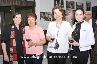 02032011 de la Peña, Doris García, Lourdes Llama y Blanca Llama.