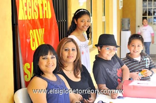 11032011 , Cristy, Diego, Diana y Chuy.
