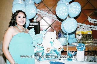 14032011 Aguilera Villanueva en su fiesta de regalos para bebé, ya que en breve nacerá su varoncito. 