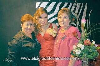 25032011 Acompañaron a Paola Ludivina Ibarra Rodríguez su mamá Sra. María Ludivina Rodríguez Peña y Sra. María Isabel Quintanilla Mata su futura suegra, quienes fungieron como anfitrionas del evento.
