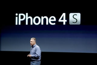 Apple Inc. presentó  un nuevo modelo de iPhone, el 4s, que tiene un procesador más rápido y poderoso, una cámara mejorada y que puede sincronizar contenido inalámbricamente, sin necesidad de conectarlo con una computadora.