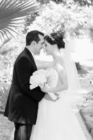 27092015  Carlos Cárdenas Orduña y Debbie Jackeline Díaz Fraire.- Luis Fervat Fotografía
