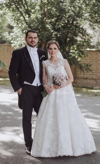 Alberto Issa Lara y Sofía Ramírez Anduaga se casaron el 11 de mayo del presente año. Sus padres son: Margarita Anduaga Lee, José Ramírez Ortega; Patricia Lara Porras y Guillermo Issa Haces.