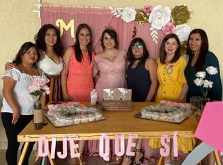 Marypaz Escobar Orona celebró su despedida de soltera la tarde del 17 de abril del 2021 en quinta Regina. El evento fue organizado por María de Jesús Orona Mendieta y Norma Angelica Valenzuela Reza.
