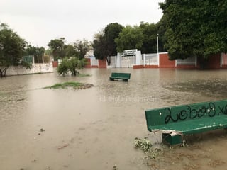 Algunas escuelas reportaron inundaciones.