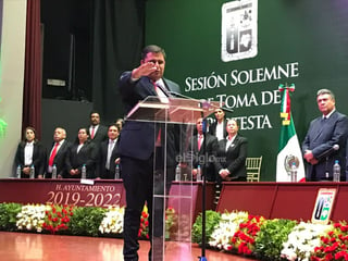 Homero Martínez rinde protesta como alcalde reelecto en Lerdo