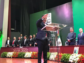 Homero Martínez rinde protesta como alcalde reelecto en Lerdo