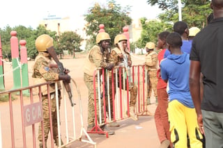 Soldados dan golpe de Estado contra líder de junta militar en Burkina Faso