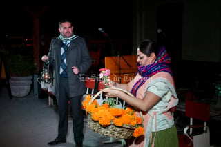 Viven encuentro teatral con las ánimas en el Museo del Ferrocarril de Torreón