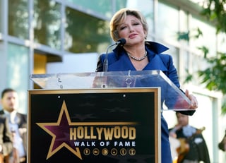 Angélica Vale recibe su estrella en el Paseo de la Fama de Hollywood
