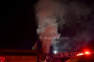 Se incendia local de ropa en Torreón